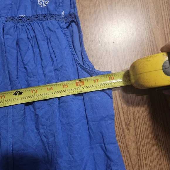 St. Johns Bay Blue V Neck Tie Tank Top Embroidered Shirt Blouse Size Medium! - Picture 3 of 6